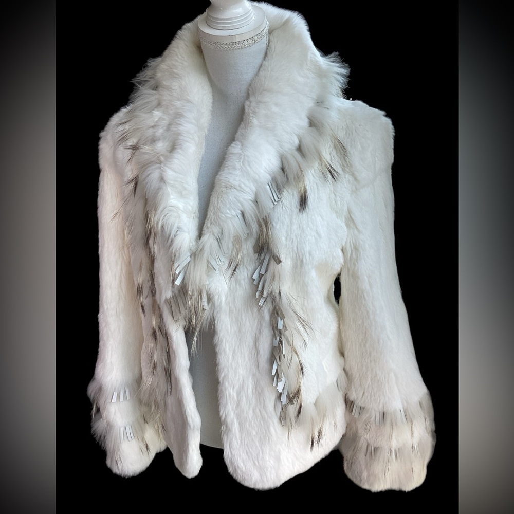 Elegant White Rabbit Fur Jacket - Picture 12 of 13